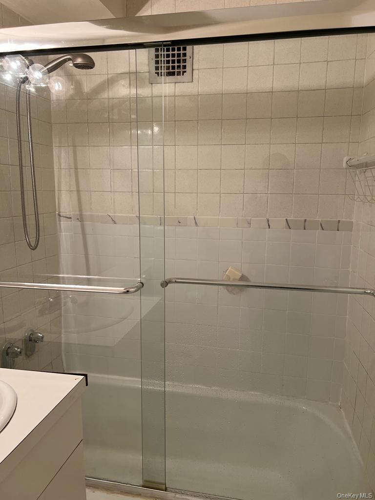 305 E 40 Street Street Unit 4A, Manhattan NY 10016