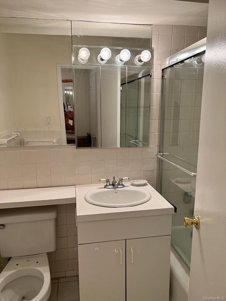 305 E 40 Street Street Unit 4A, Manhattan NY 10016
