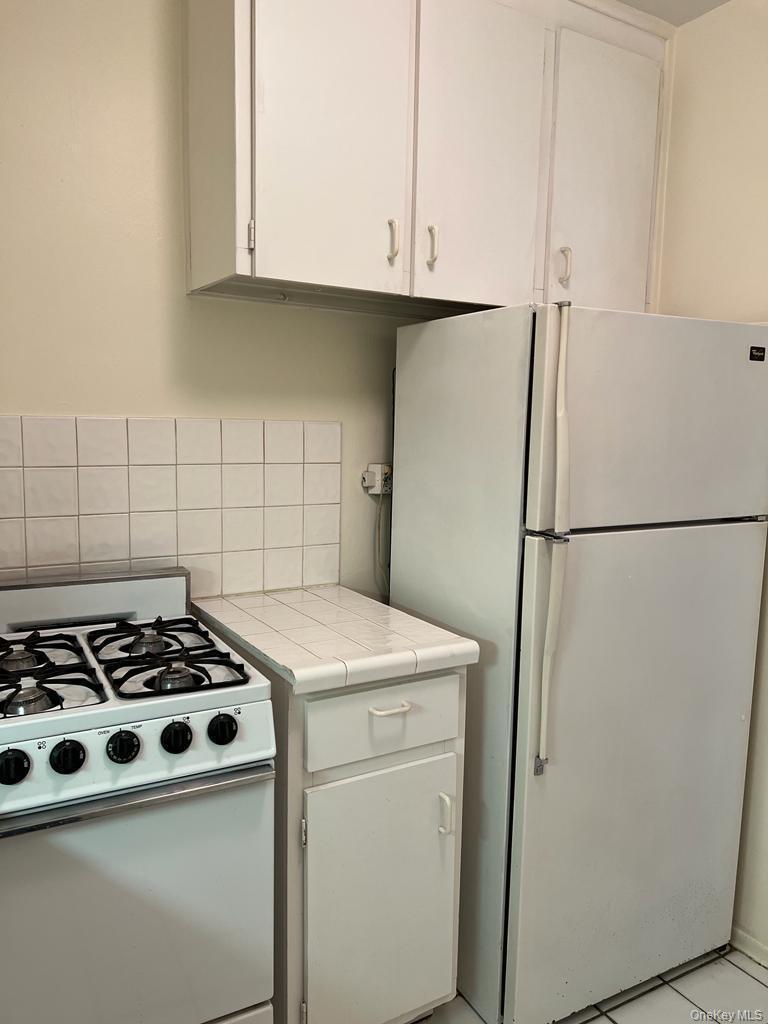 305 E 40 Street Street Unit 4A, Manhattan NY 10016