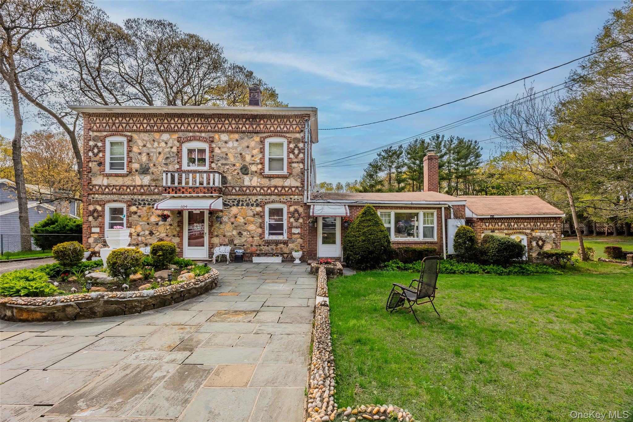 184 Roosevelt Boulevard, Hauppauge NY 11788
