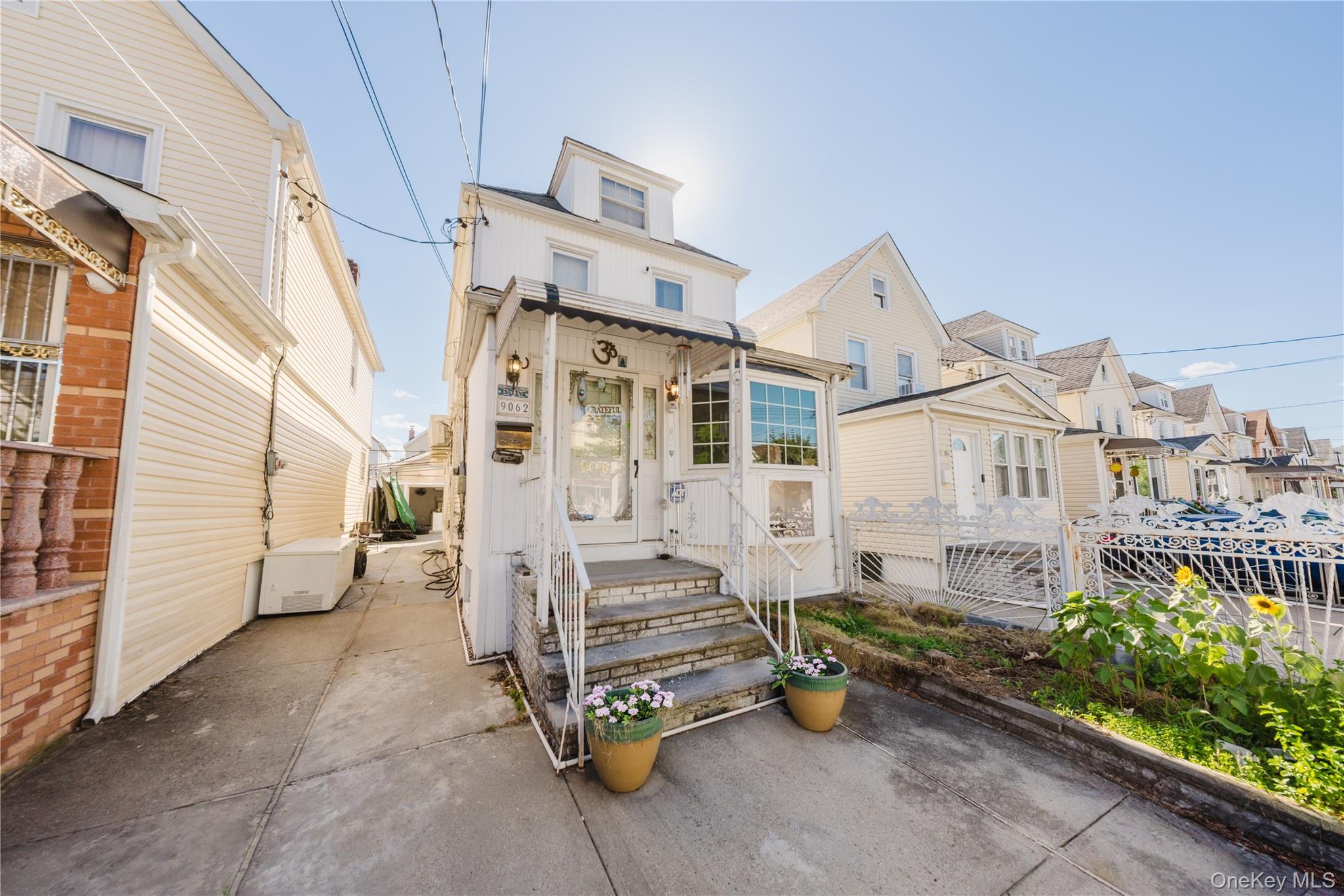 90-62 202nd Street, Hollis NY 11423