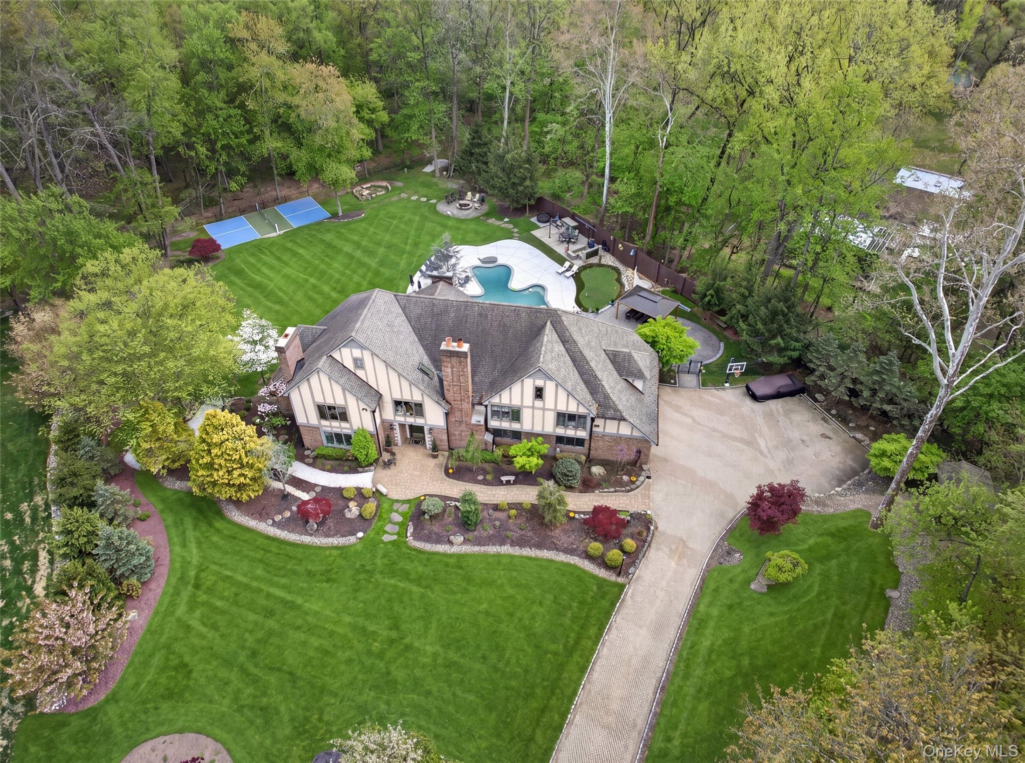 4 Abbey Road, Orangeburg NY 10962