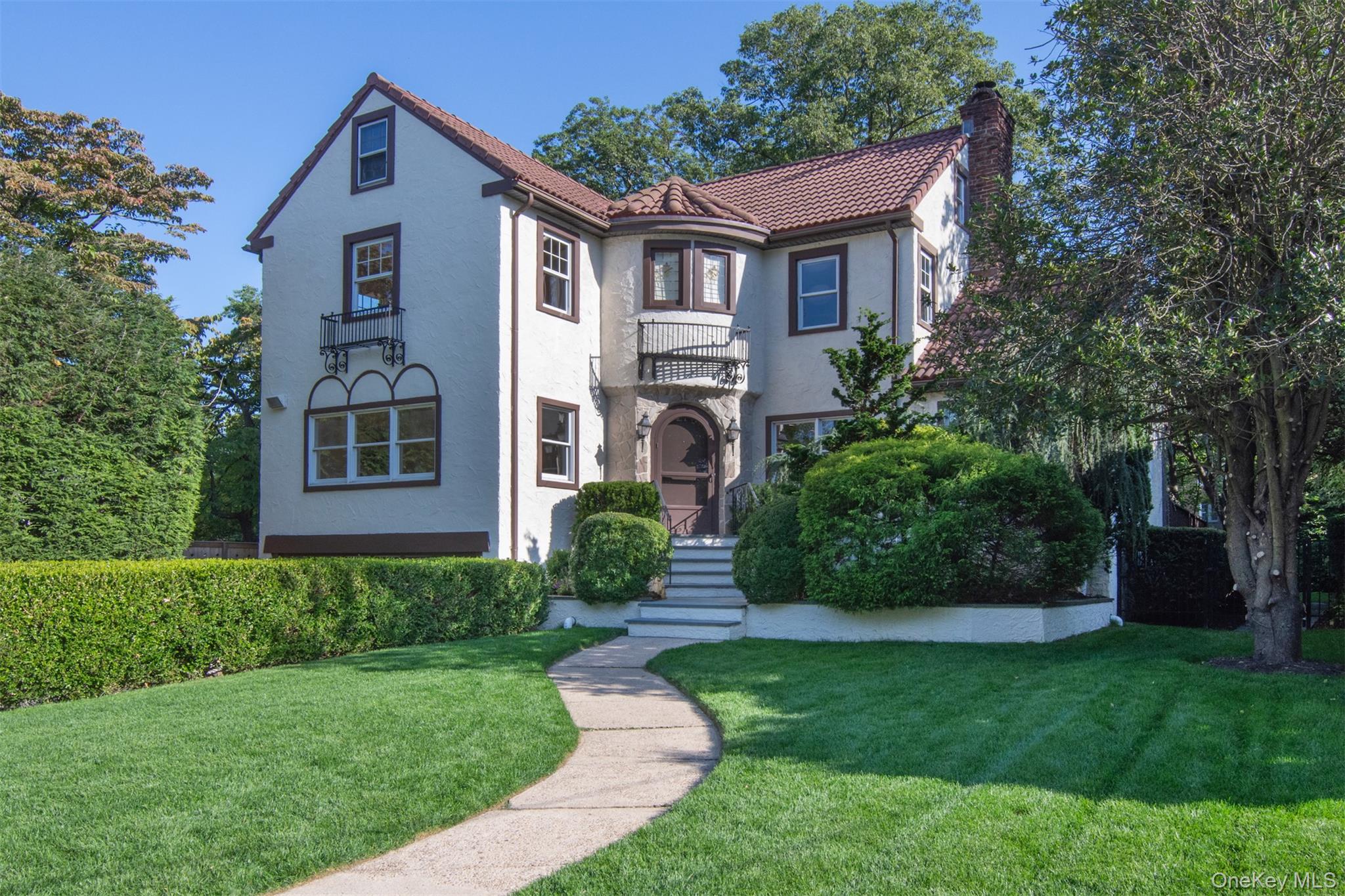 32 Stellar Place, Pelham NY 10803
