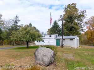11 Miller Lane, New Paltz NY 12561