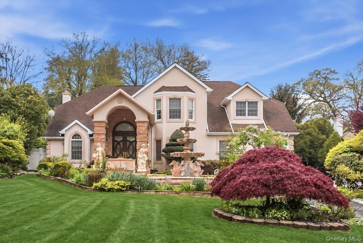 21 Chauncey Place, Woodbury NY 11797