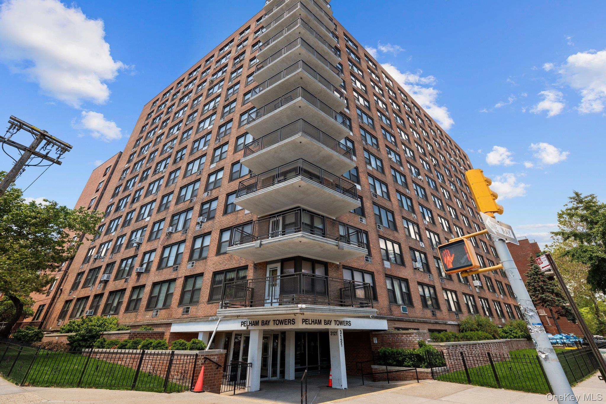 3121 Middletown Road Unit 8A, Bronx NY 10461