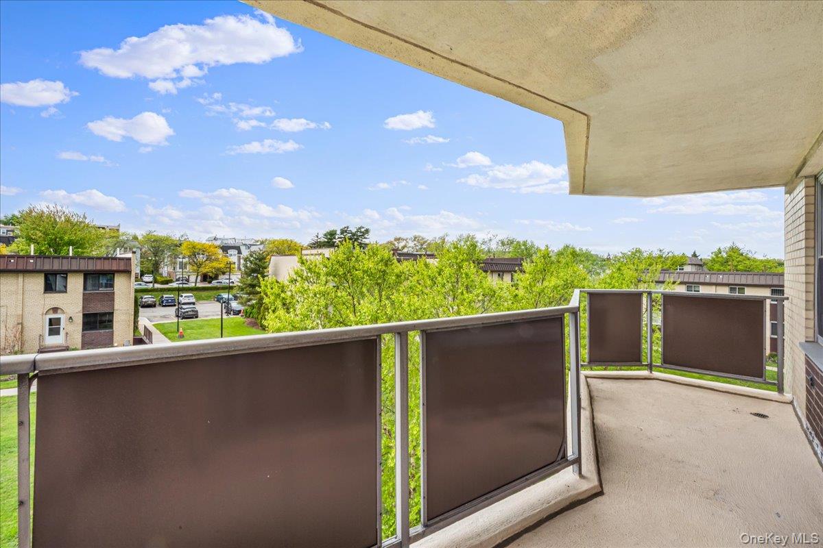 17-85 215th Street Unit 3E, Bayside NY 11360