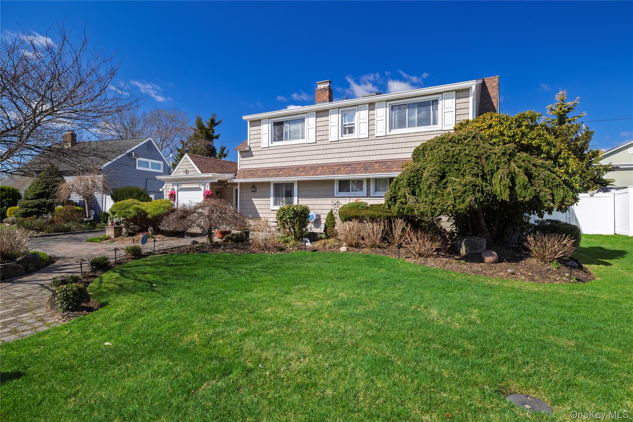 12 Link Lane, Hicksville NY 11801