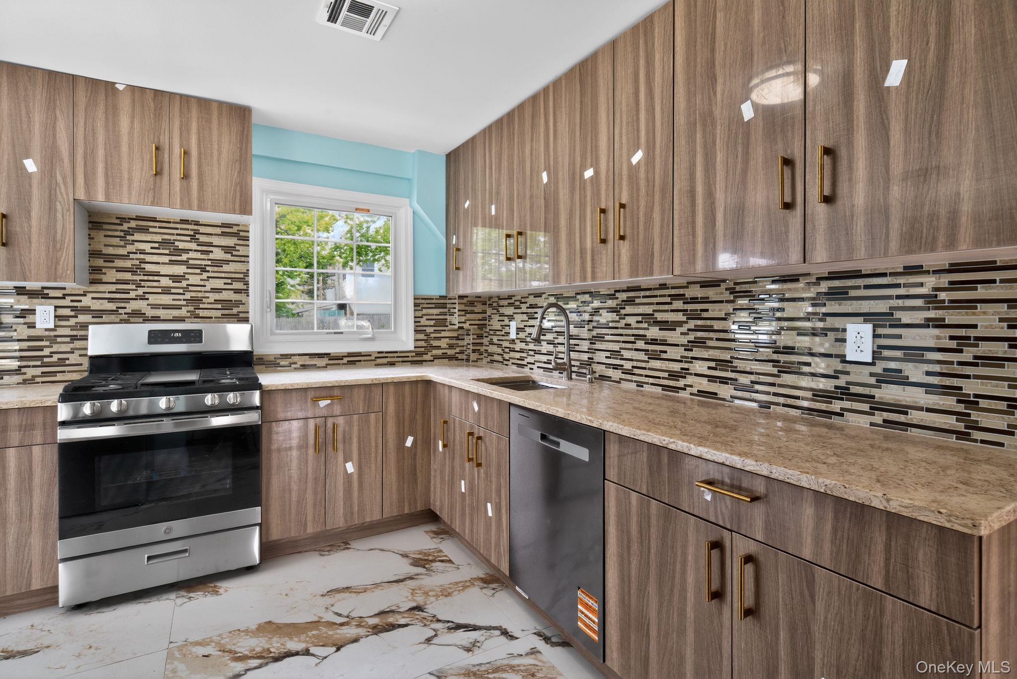 1524 Bowe Road, Valley Stream NY 11580