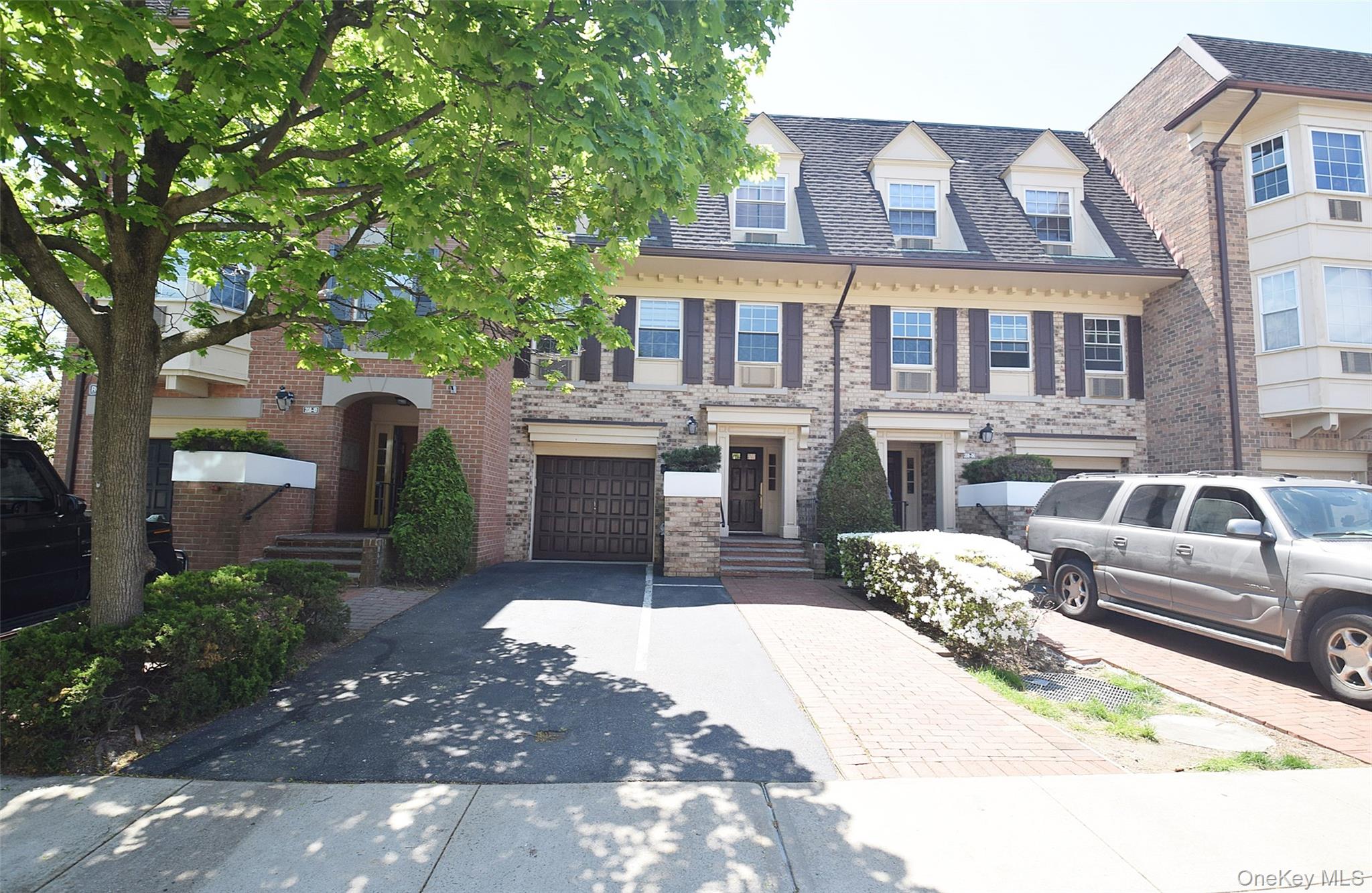 208-08 Robert Road Unit 191M, Bayside NY 11360