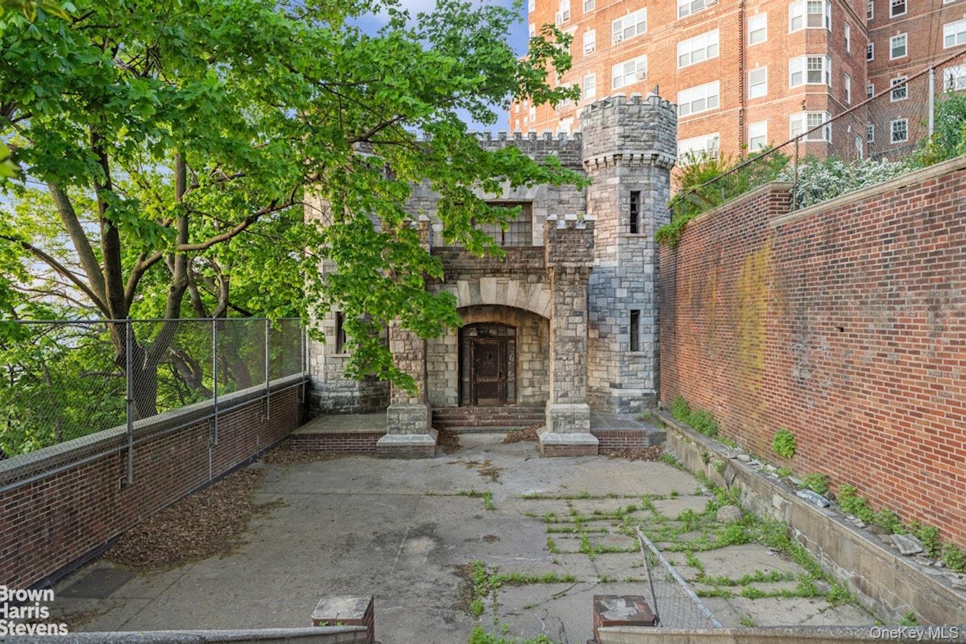 180 Cabrini Boulevard Unit 118, Manhattan NY 10033