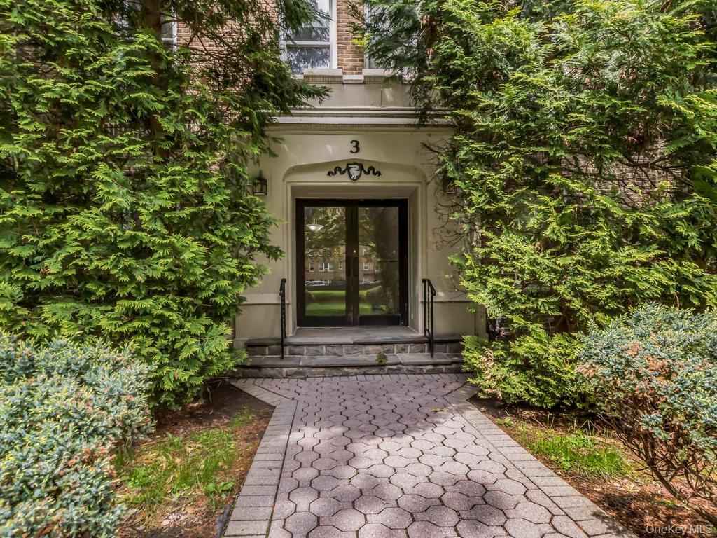472 Gramatan Avenue Unit O2, Mount Vernon NY 10552