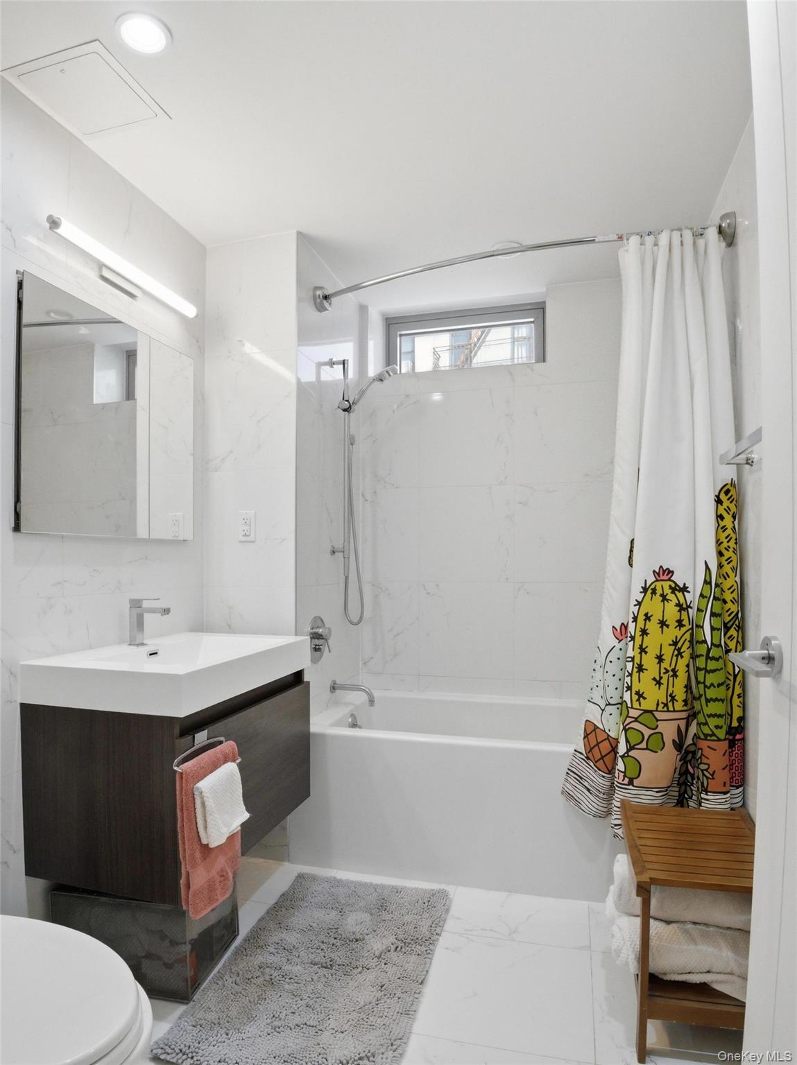 40 Pinehurst Avenue Unit 2D, Manhattan NY 10033