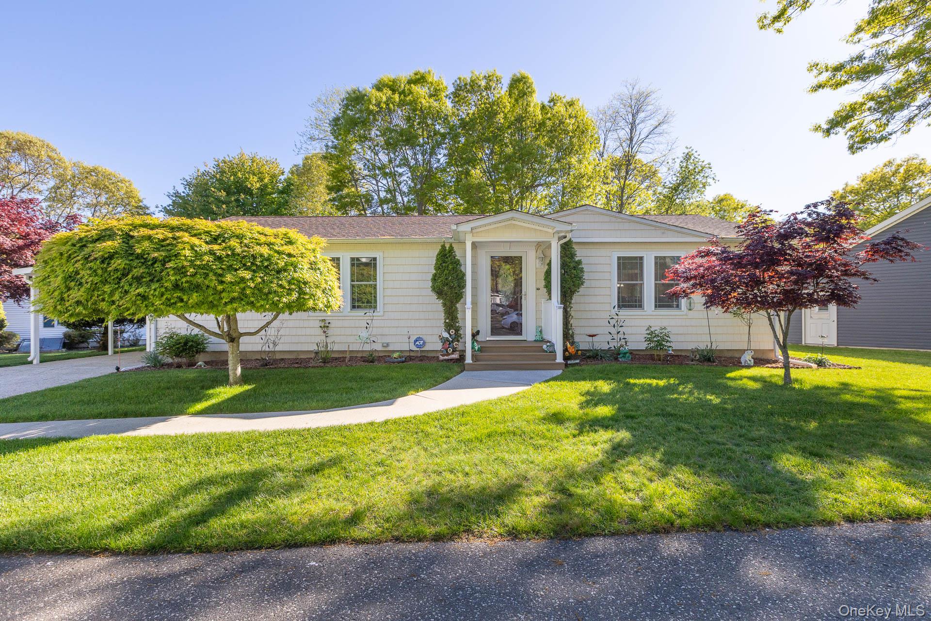 1407 Middle Road Unit 83, Calverton NY 11933