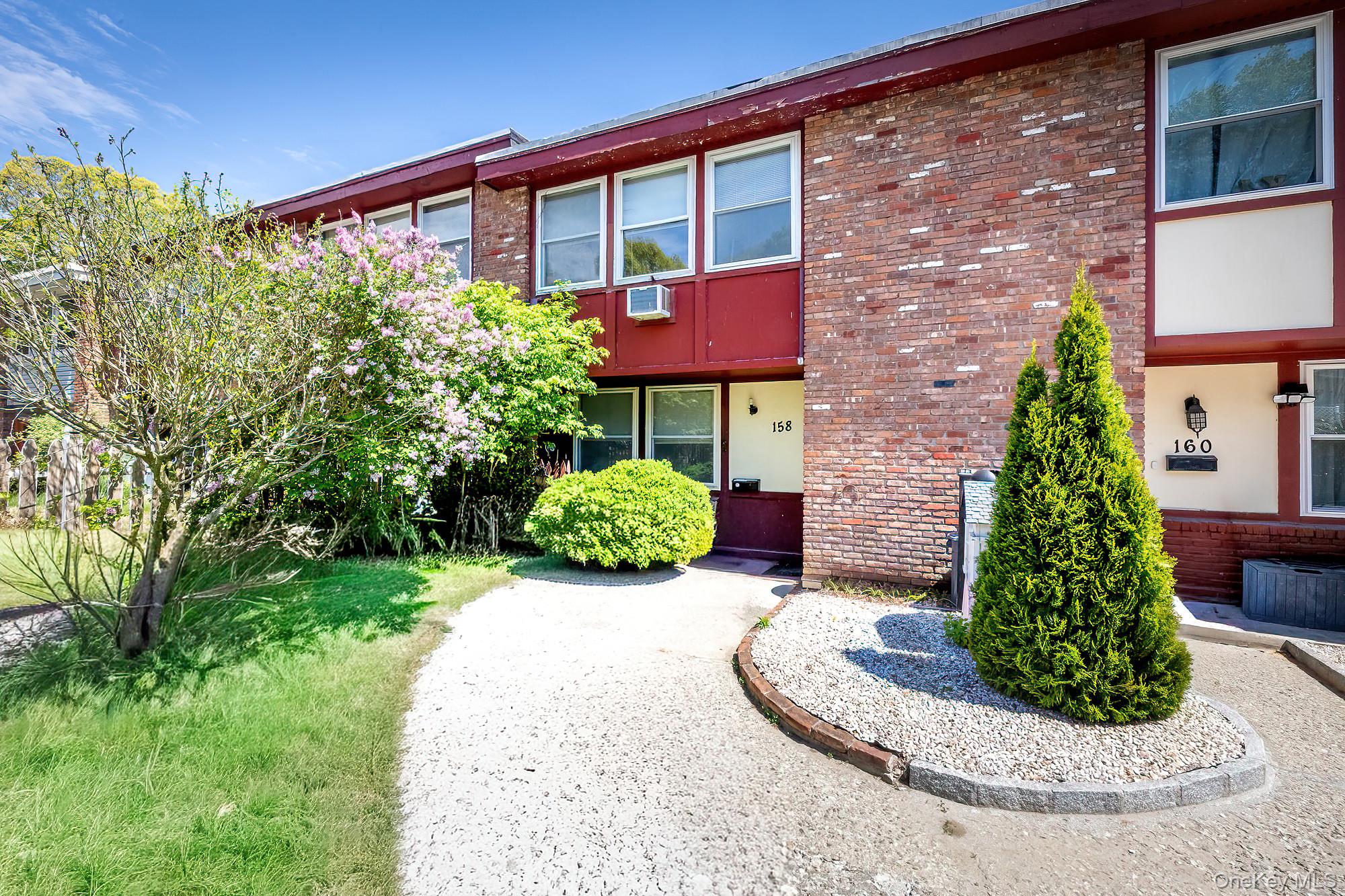 158 Rolling Way, Peekskill NY 10566
