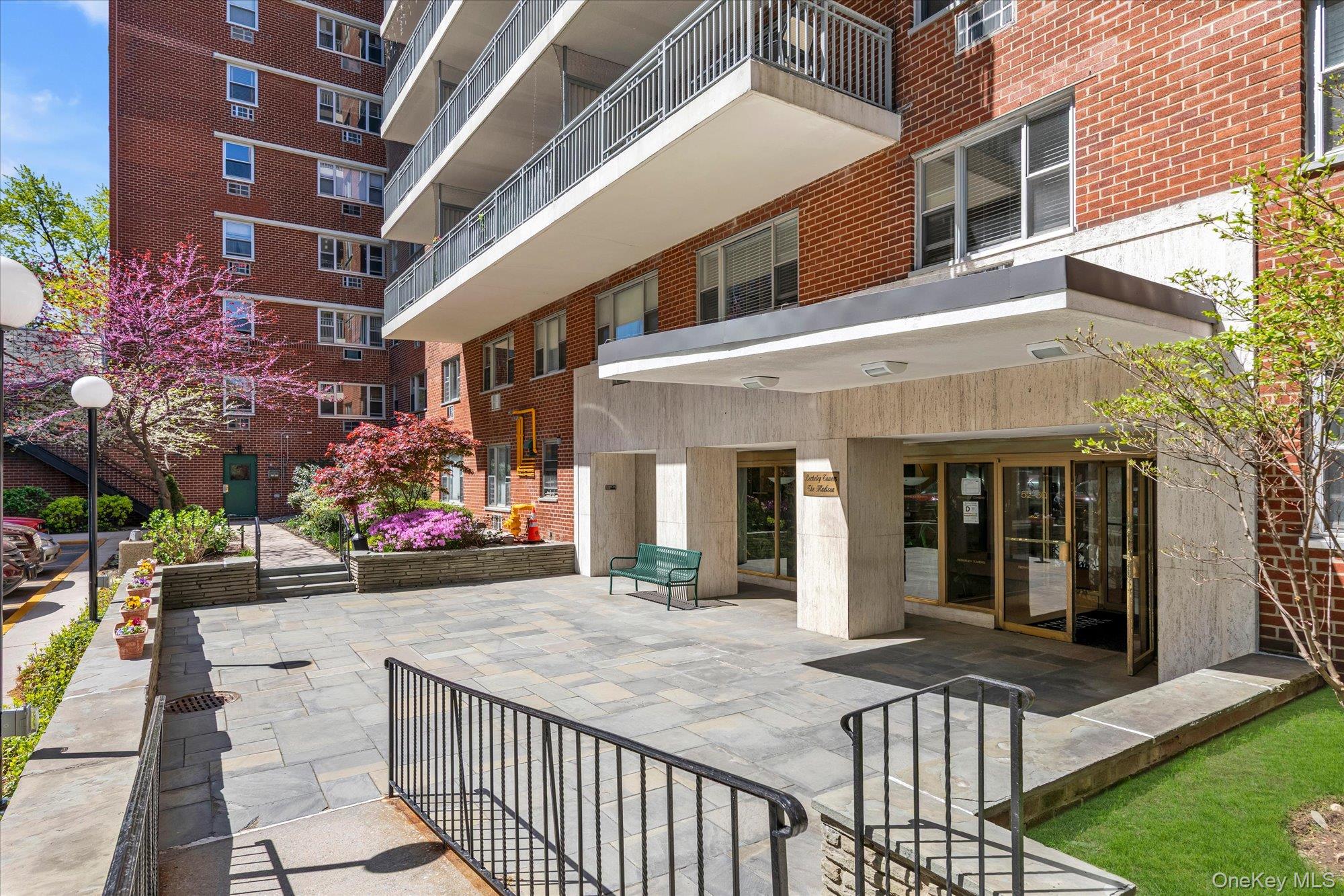 52-30 39 Drive Unit 1G, Woodside NY 11377