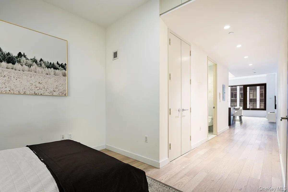 75 Wall Street Unit 24D, Manhattan NY 10005