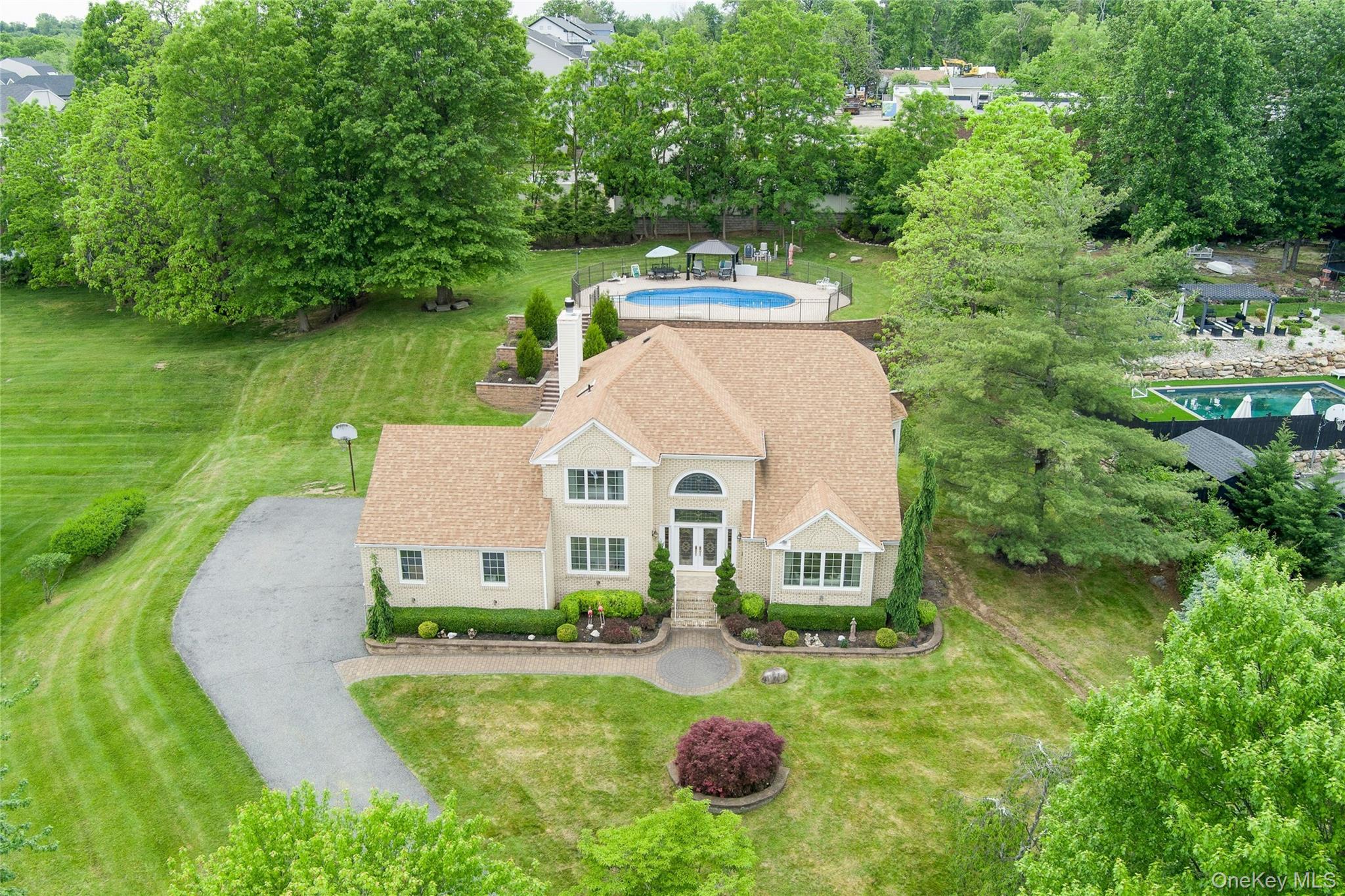 8 Stark Court, New City NY 10956