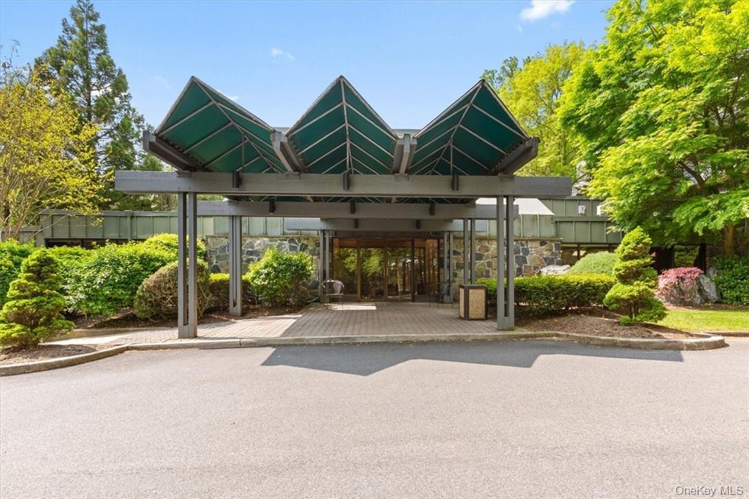 2 Fountain Lane Unit 3W, Scarsdale NY 10583