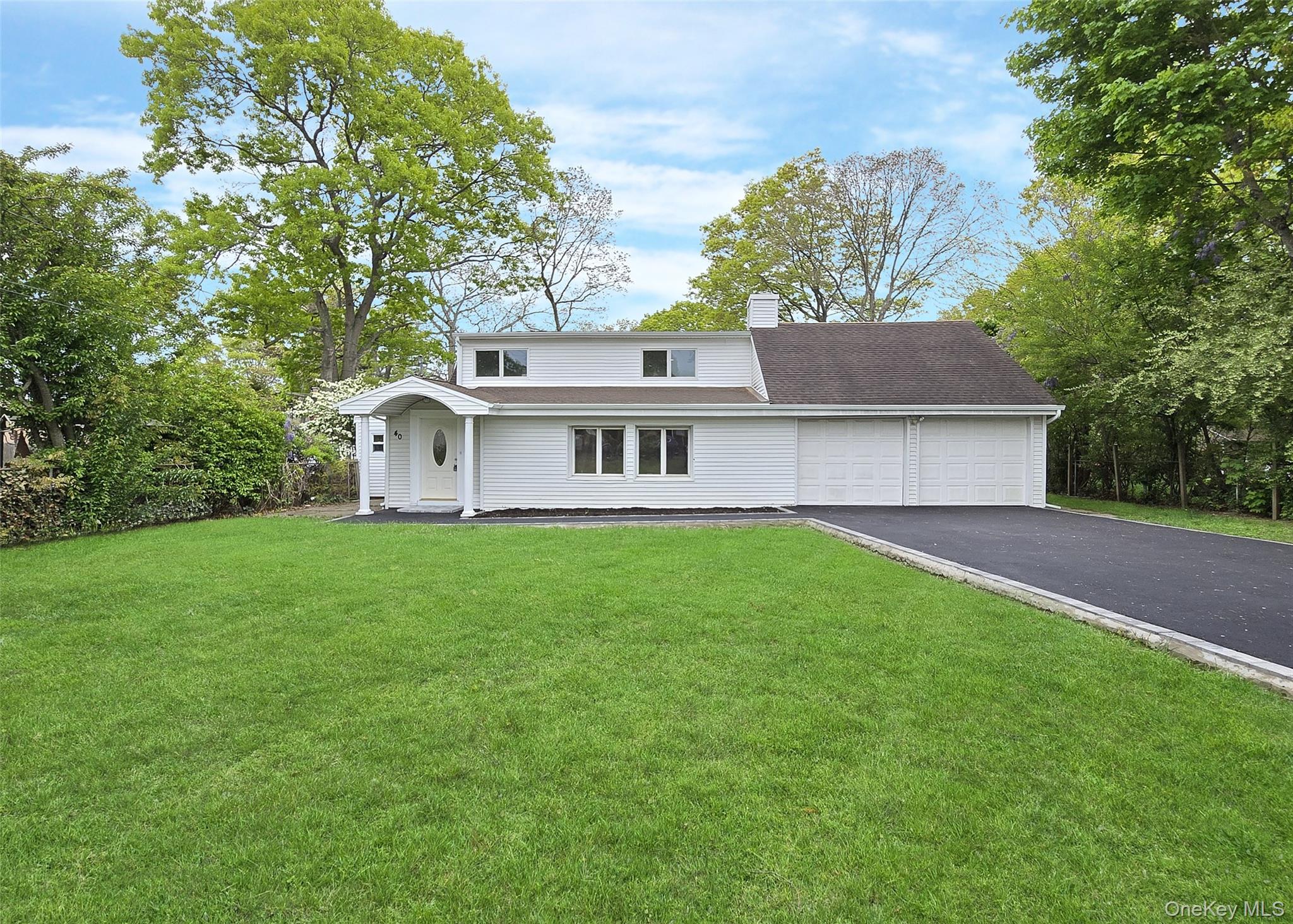 40 Aster Avenue, Holtsville NY 11742