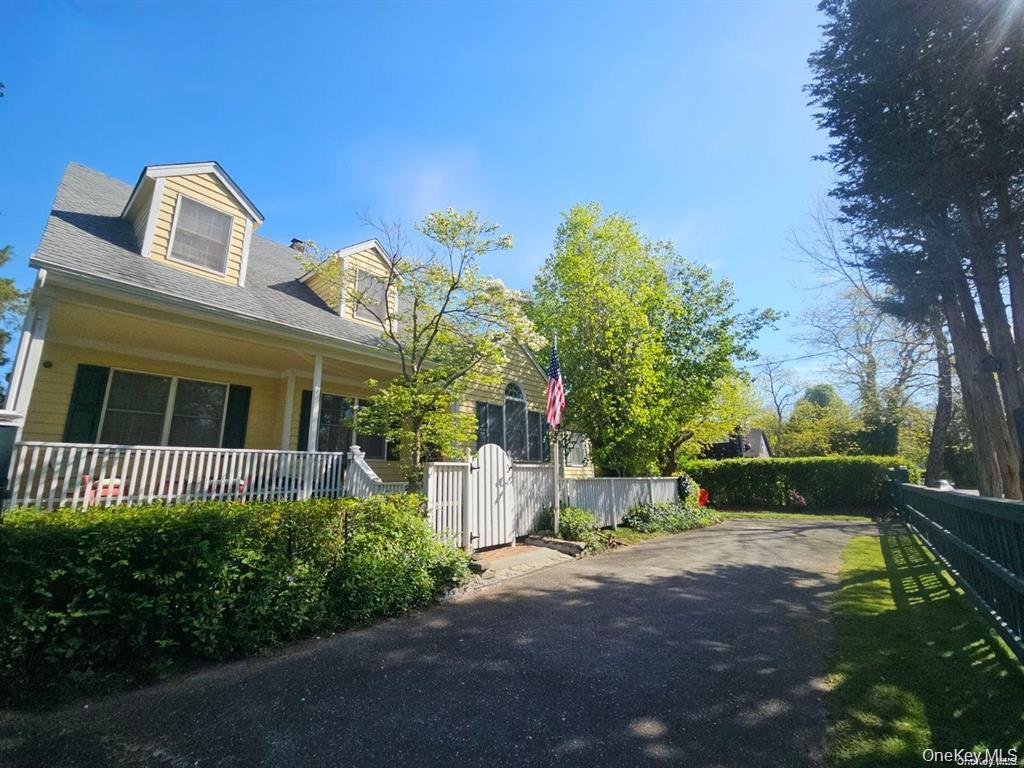 10 Phyllis Road, Mastic Beach NY 11951