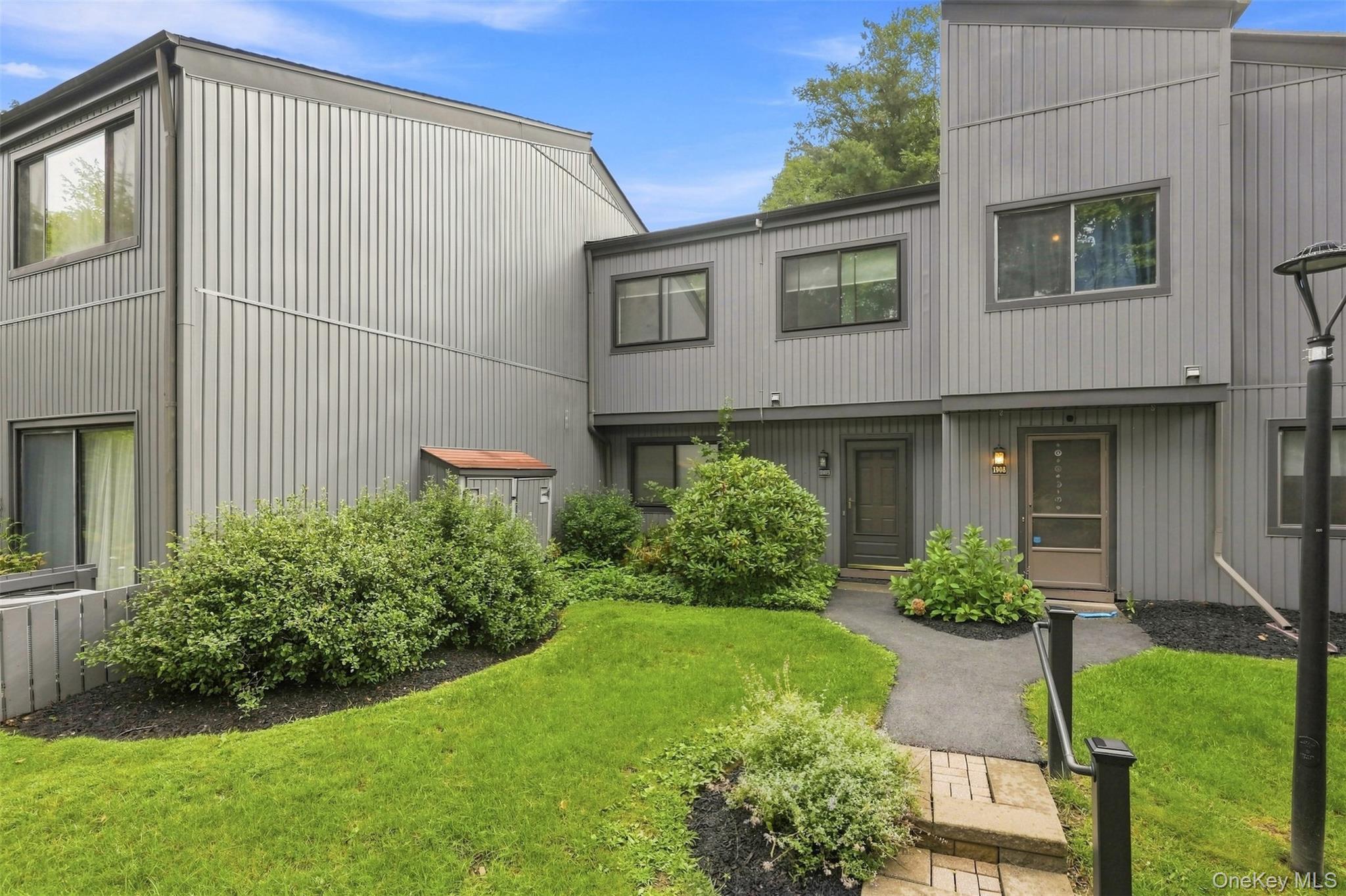 1905 Magnolia Walk, Poughkeepsie NY 12603