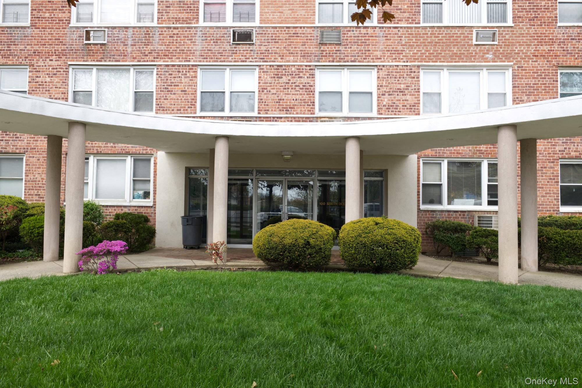 100 S Ocean Avenue S Unit 2R, Freeport NY 11520
