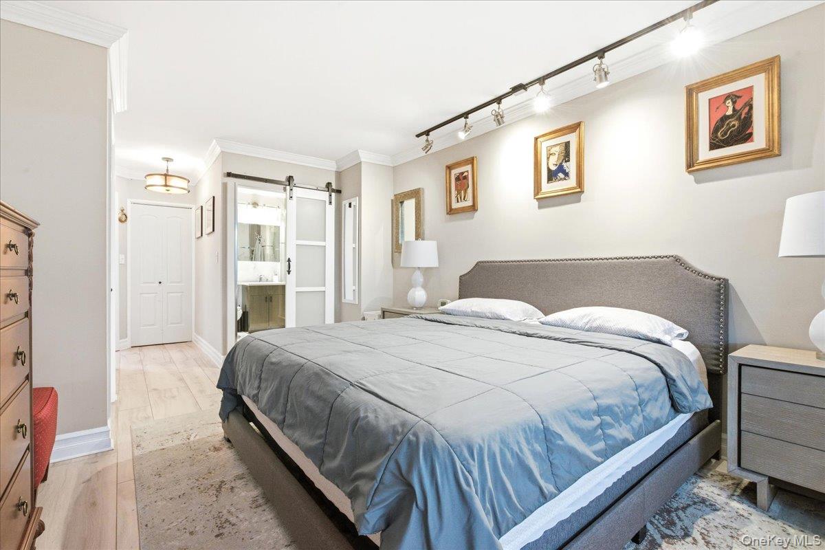 70-25 Yellowstone Boulevard Unit 9J, Forest Hills NY 11375