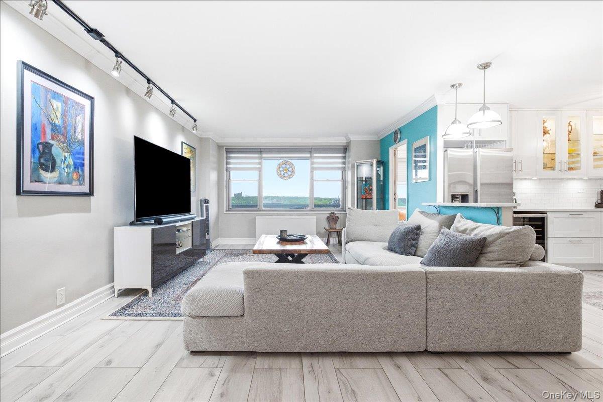 70-25 Yellowstone Boulevard Unit 9J, Forest Hills NY 11375