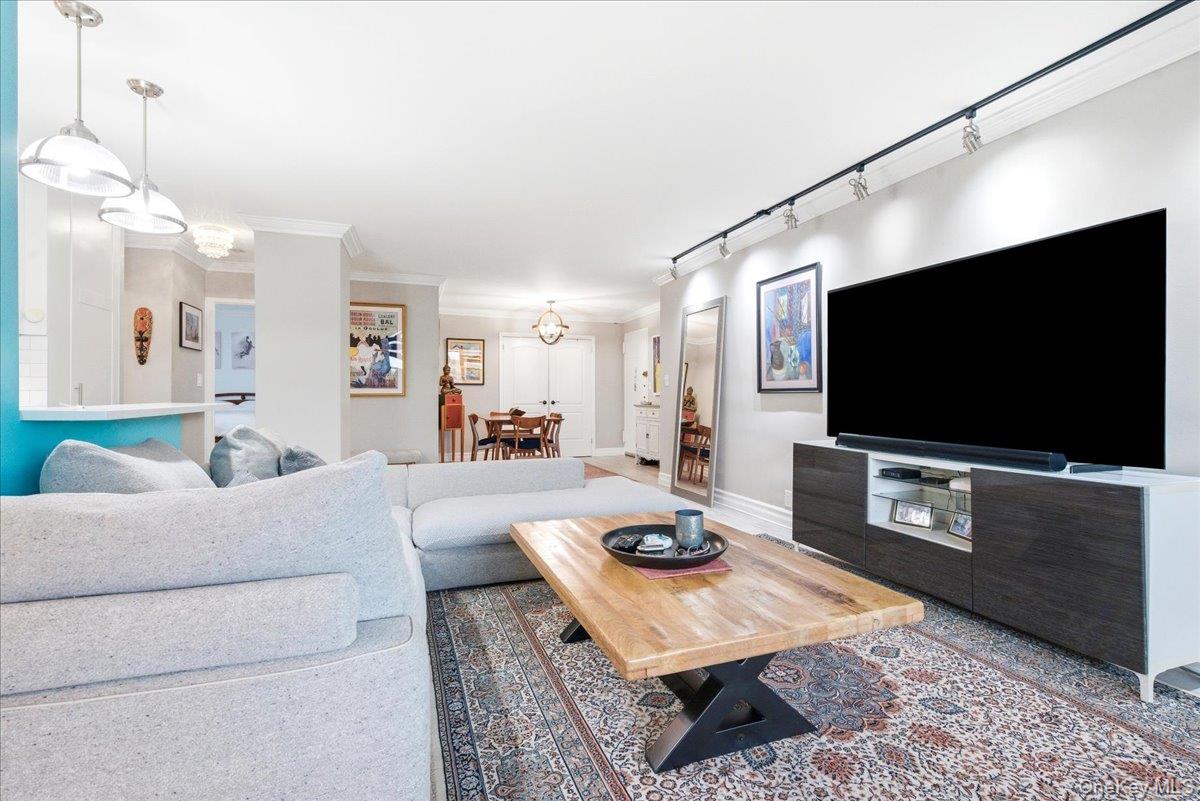 70-25 Yellowstone Boulevard Unit 9J, Forest Hills NY 11375