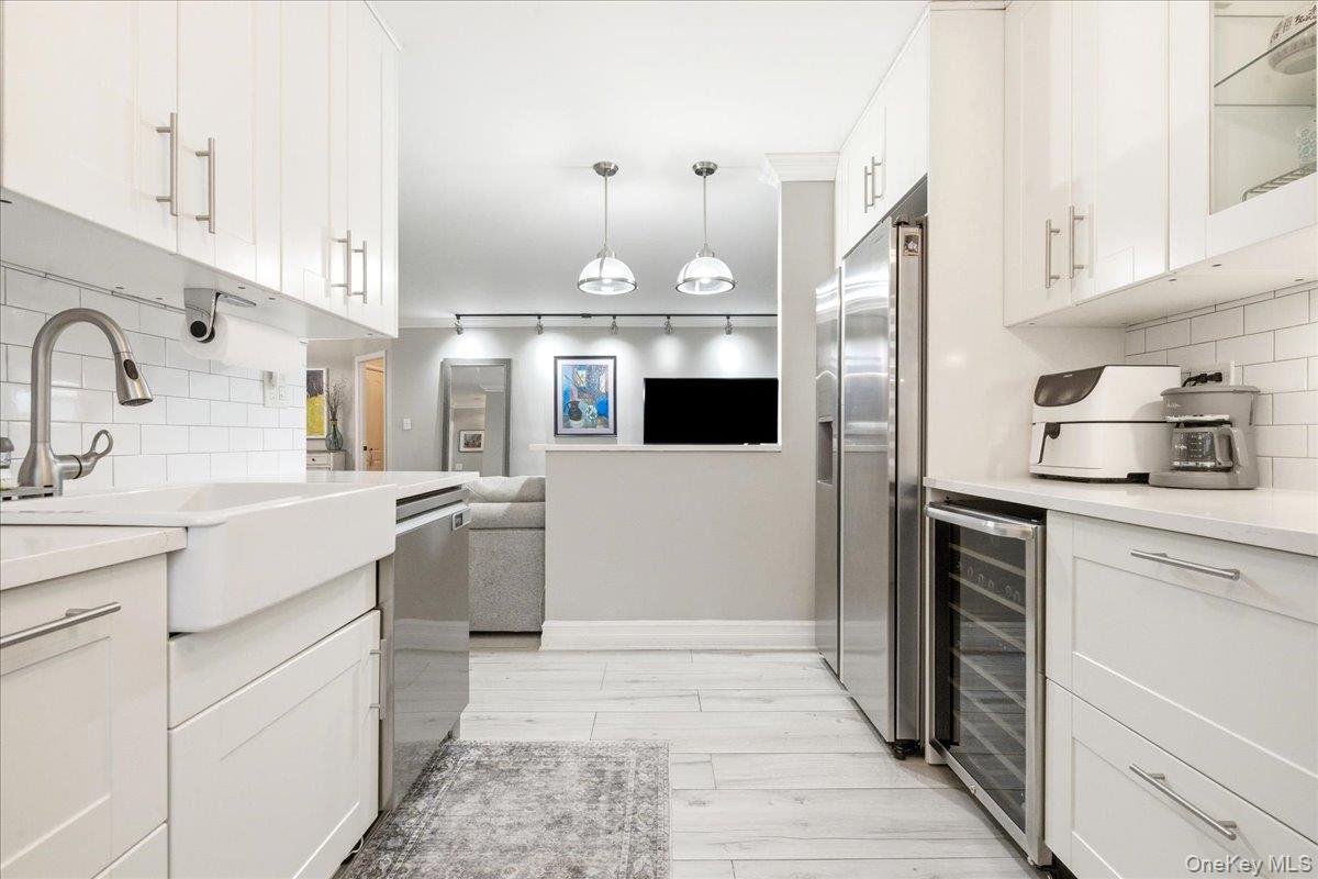 70-25 Yellowstone Boulevard Unit 9J, Forest Hills NY 11375