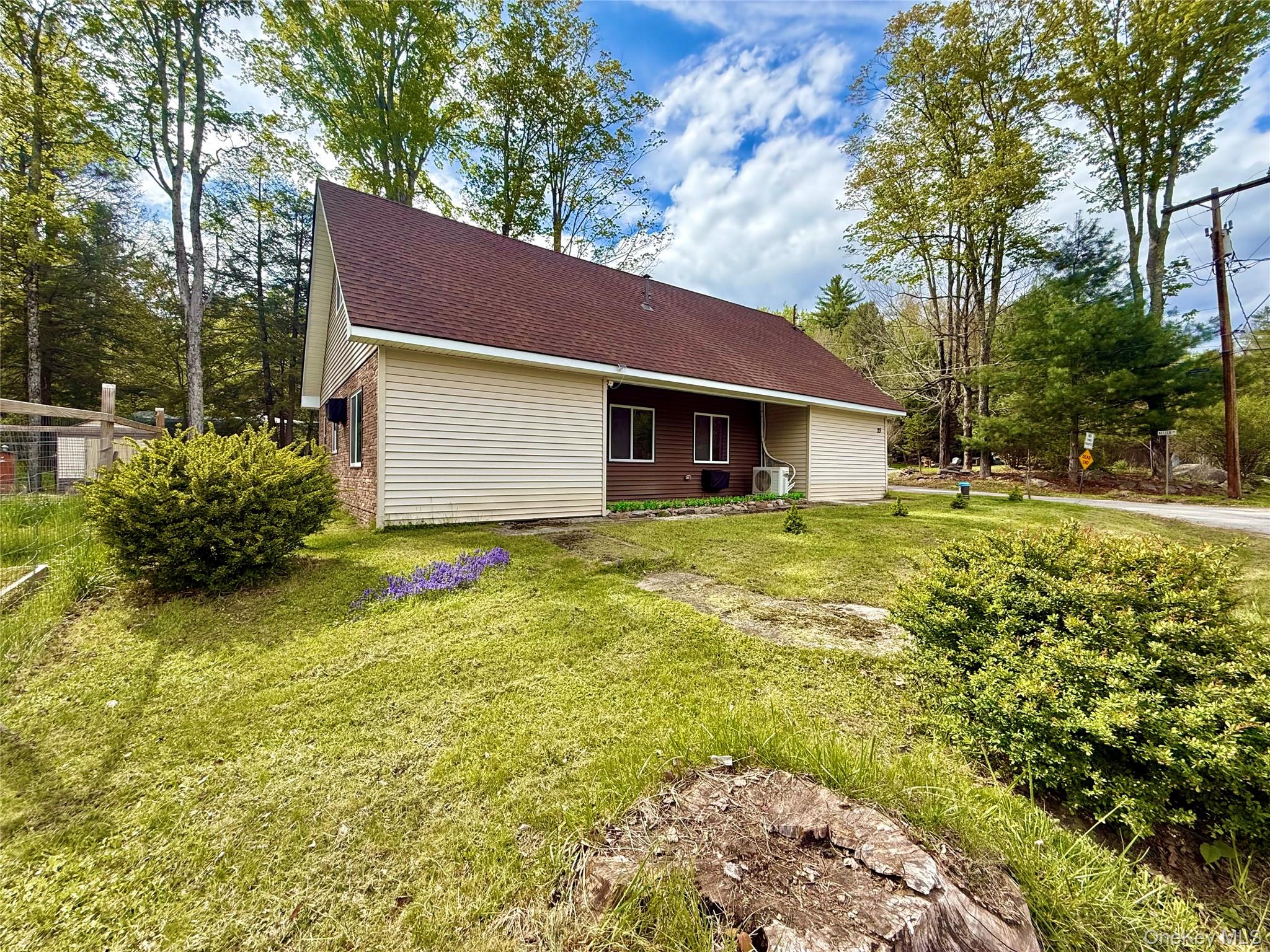23 Woodland Way, Smallwood NY 12778