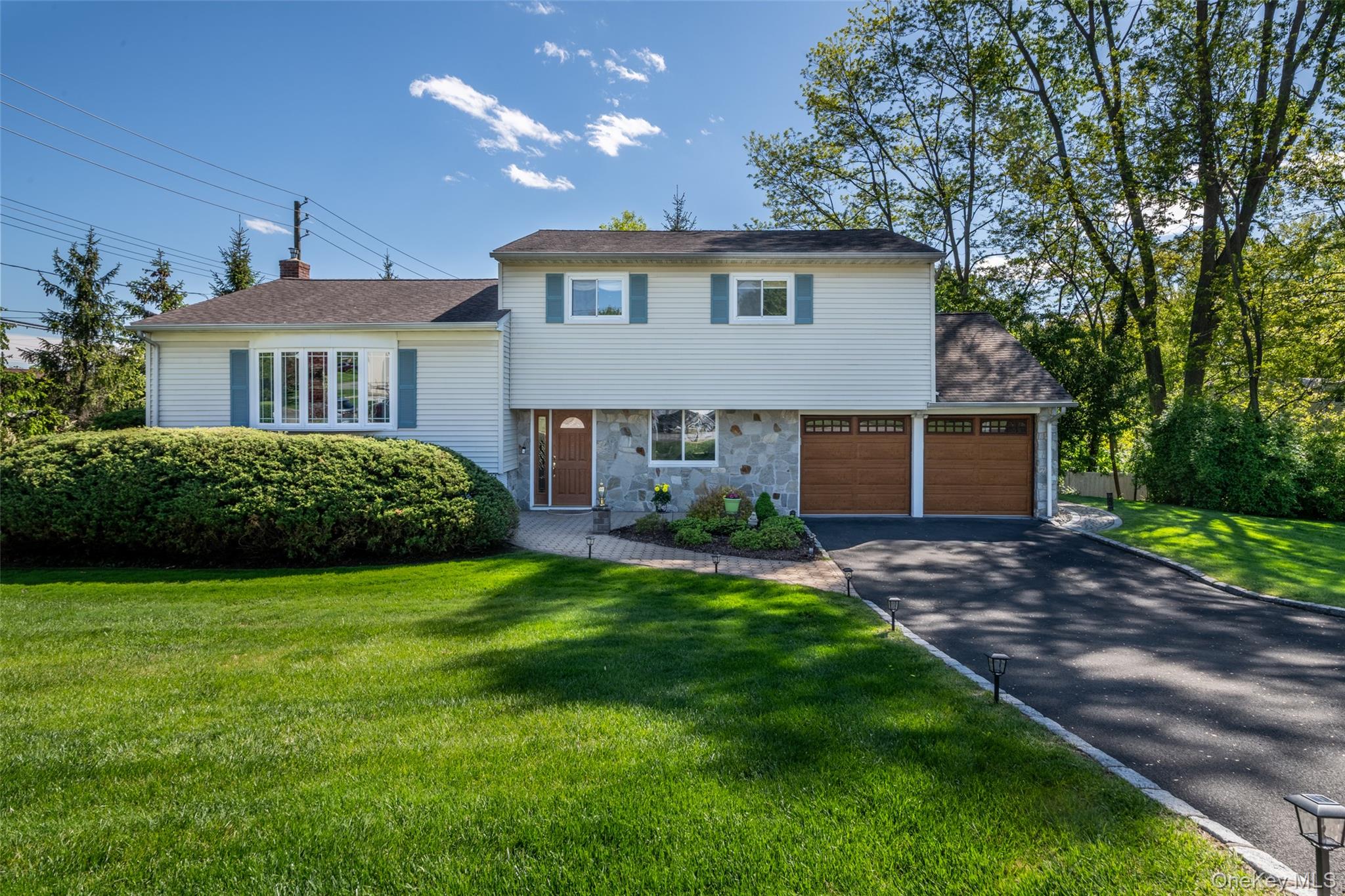 1 Lynns Way, New Rochelle NY 10805