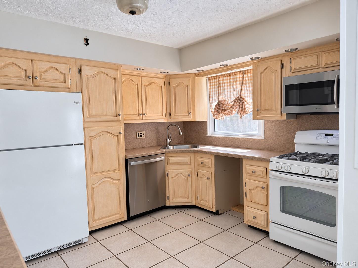 61 E Hall Avenue Unit New City, NY 10956, New City NY 10956