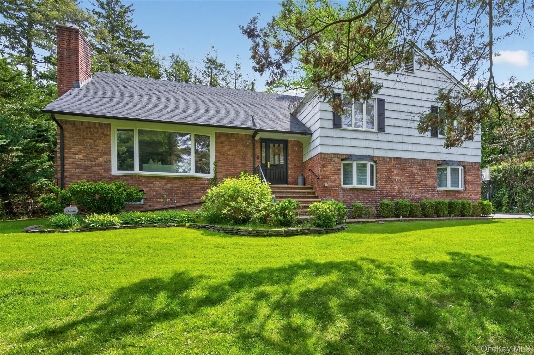 112 The Intervale, Roslyn Estates NY 11576