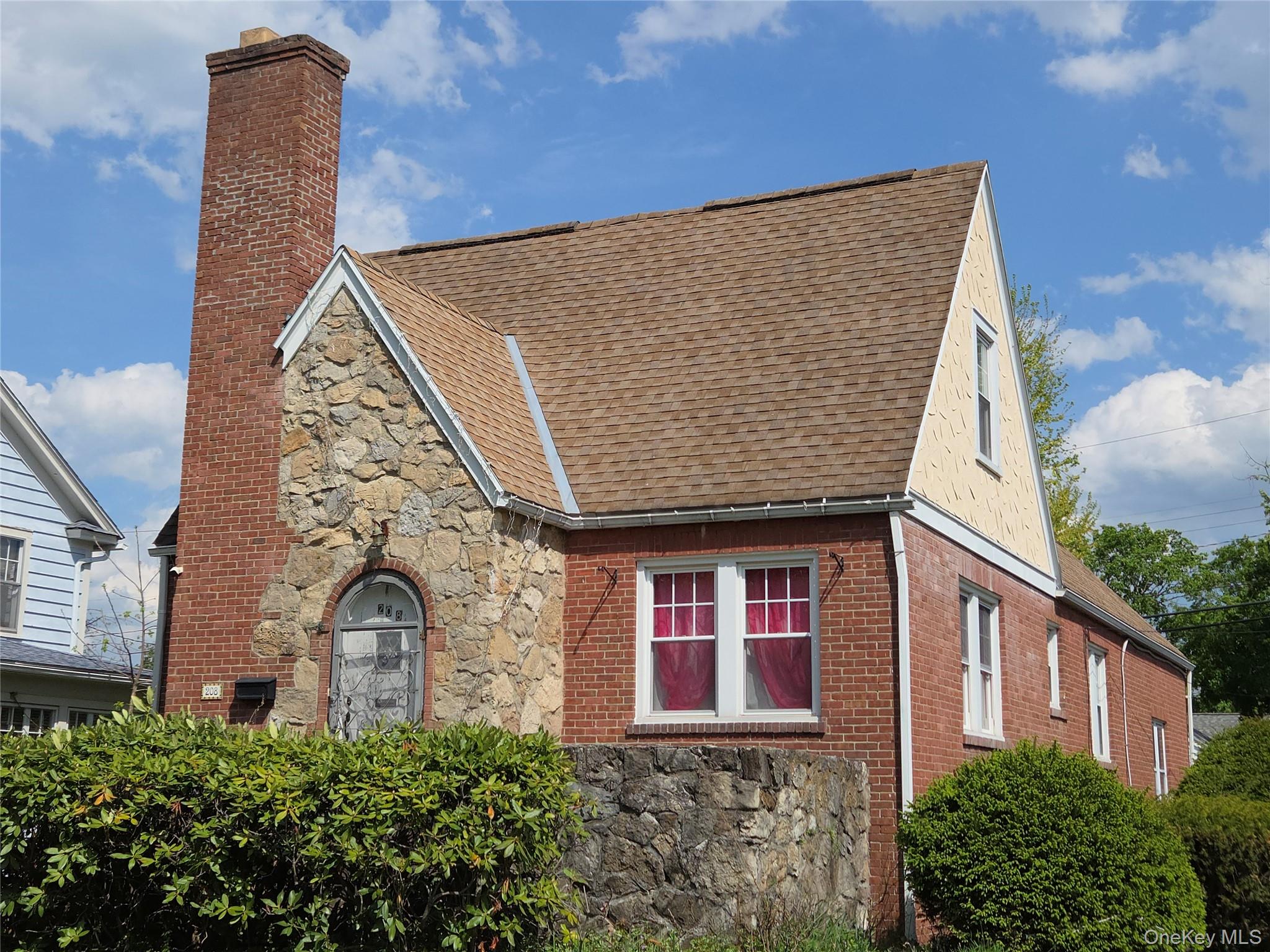 208 S Grand Avenue, Poughkeepsie NY 12603