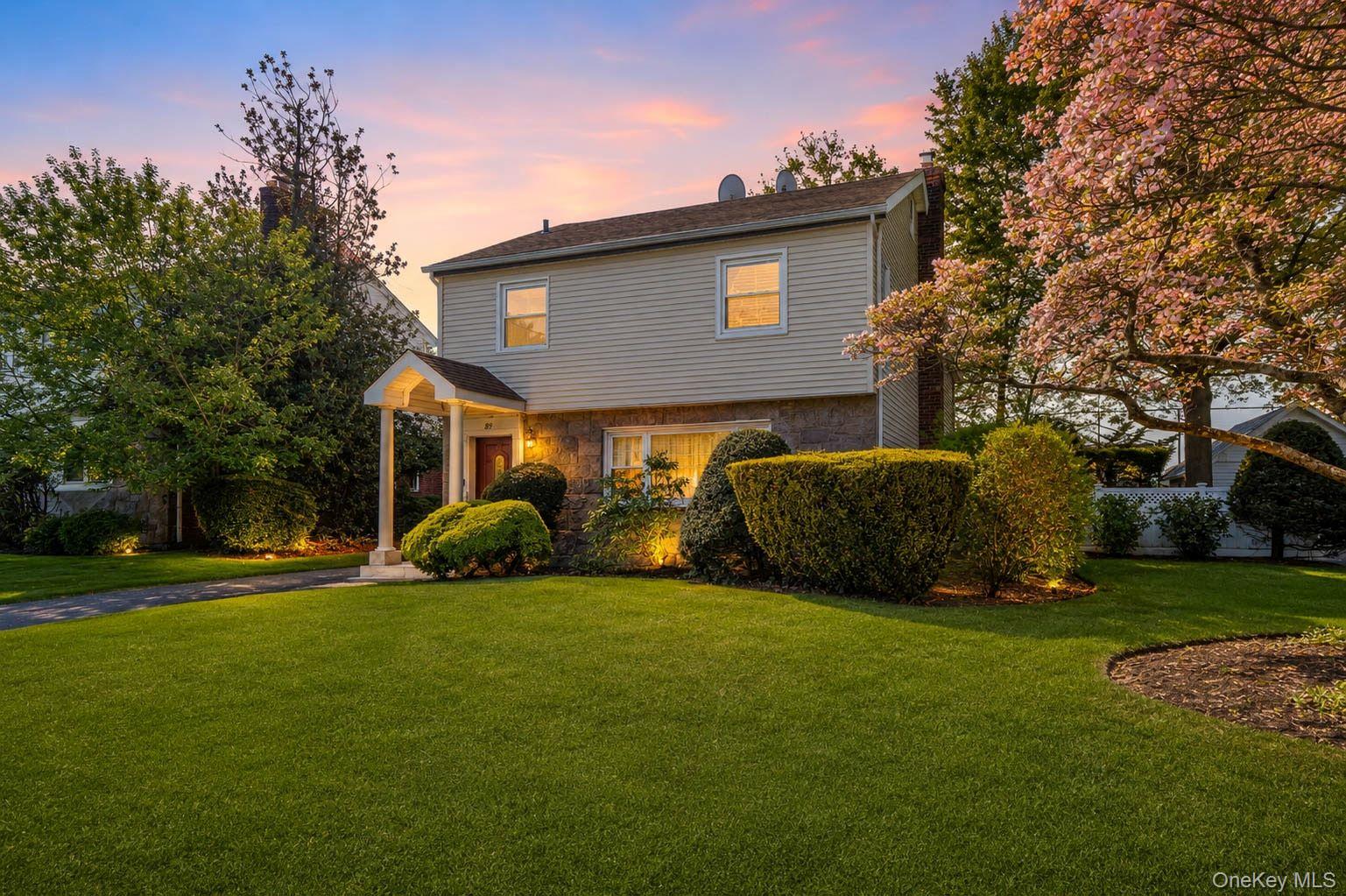 99 Norwood Avenue, Malverne NY 11565