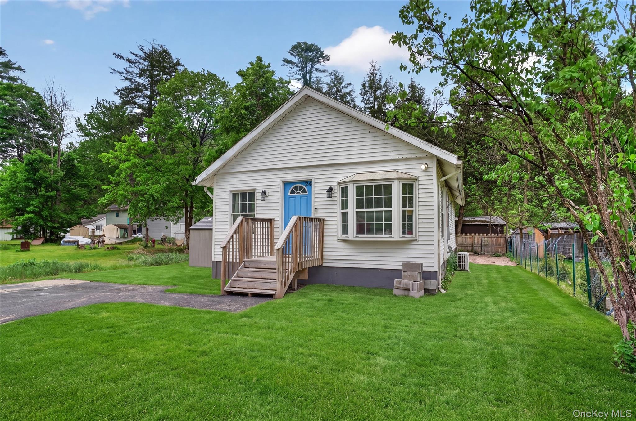 24 Avenue L, Godeffroy NY 12729
