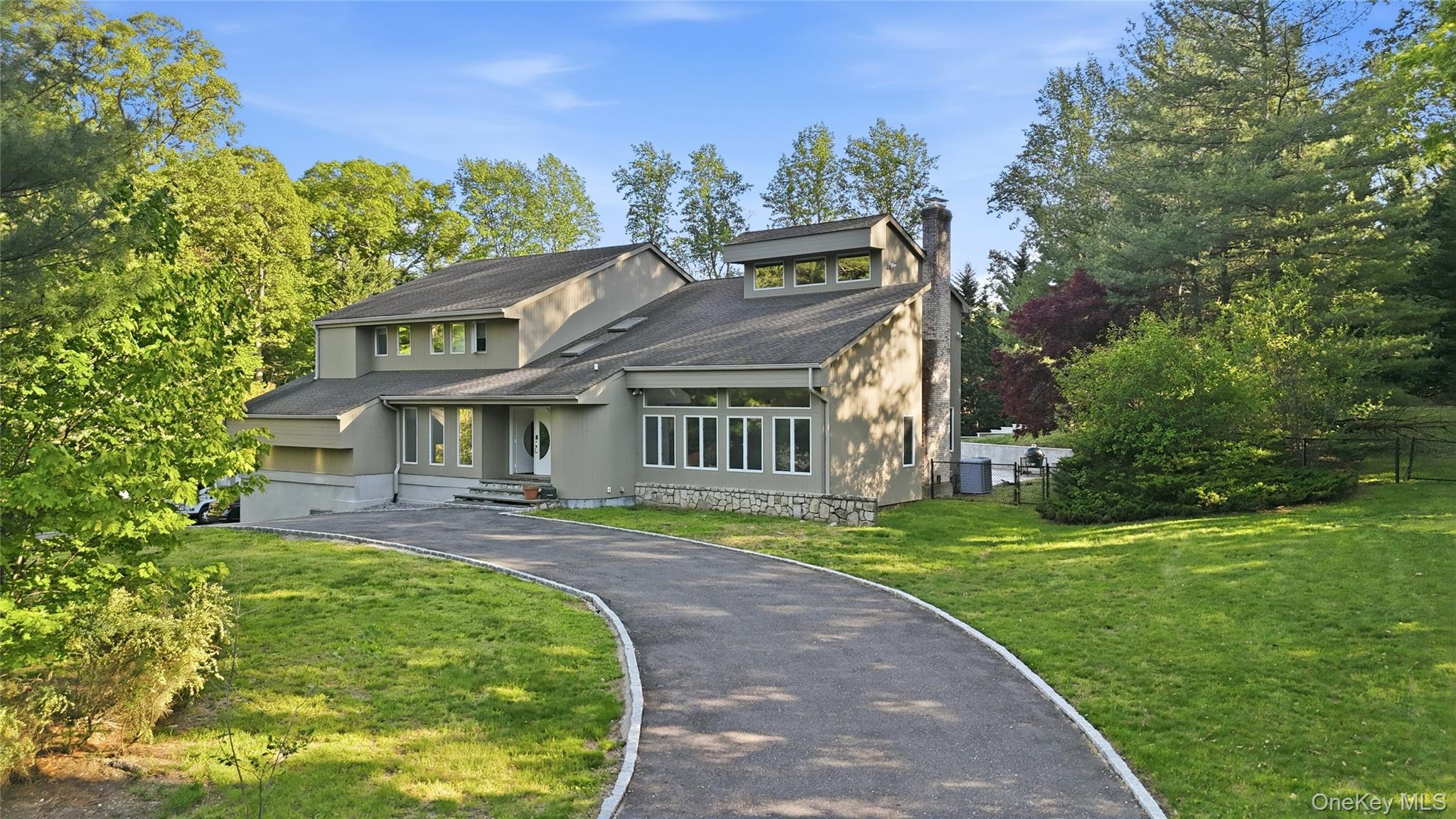 31 Sherwood Gate, Oyster Bay NY 11771