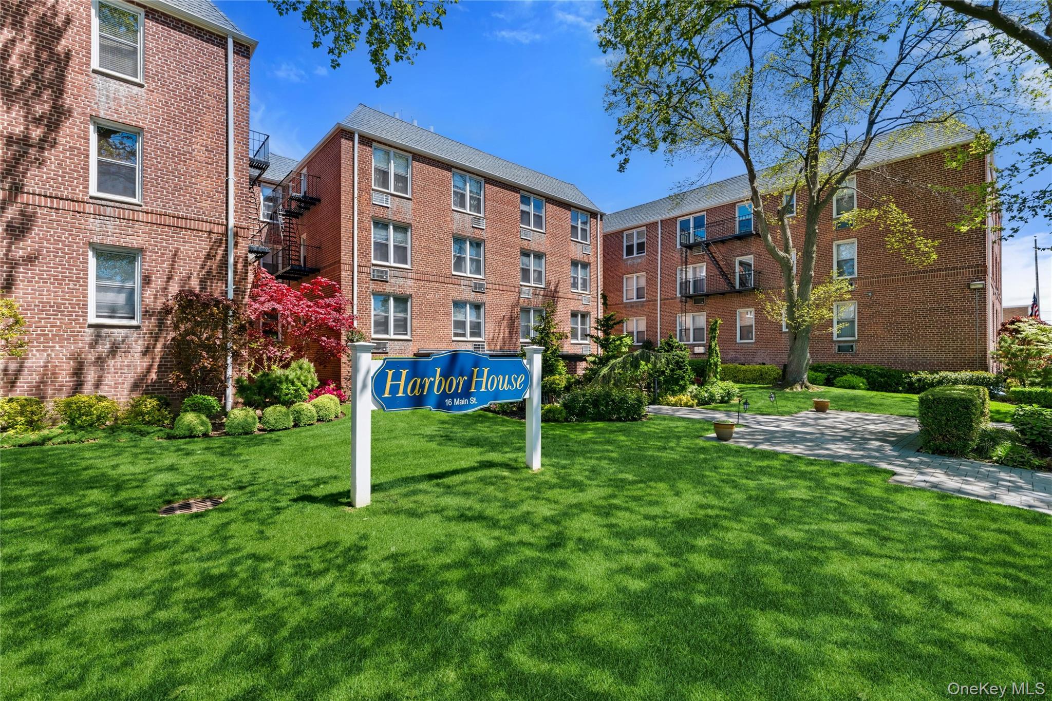16 Main Street Unit 2K, East Rockaway NY 11518