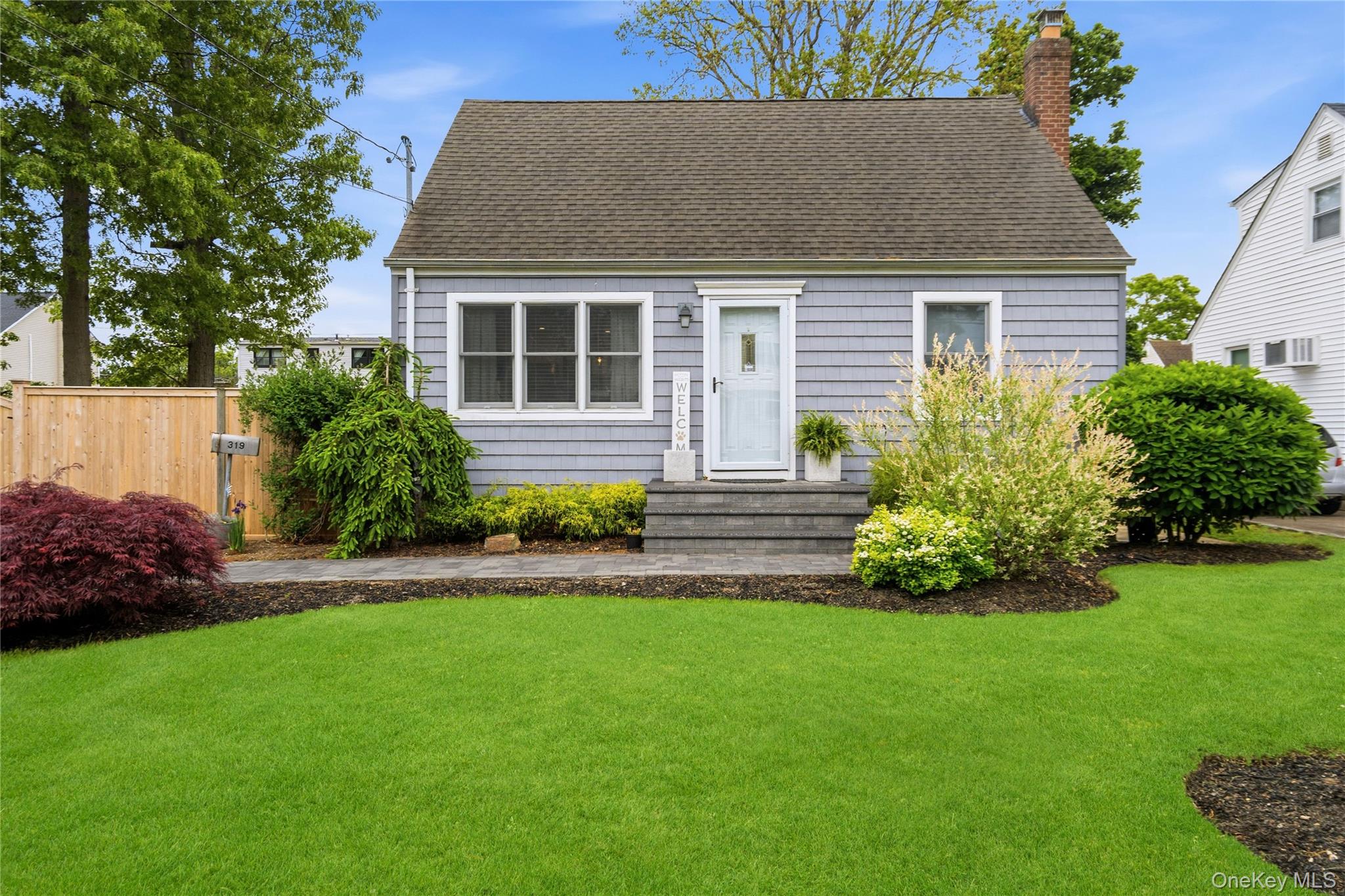 319 N Fulton Avenue, Lindenhurst NY 11757