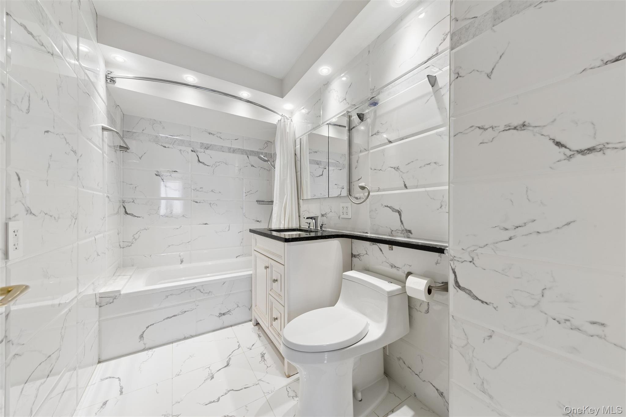 2 S End Avenue Unit 9C, Manhattan NY 10280