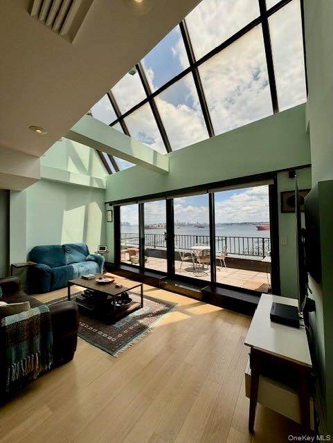 10 Bay Street Landing Unit 8-D, Staten Island NY 10301