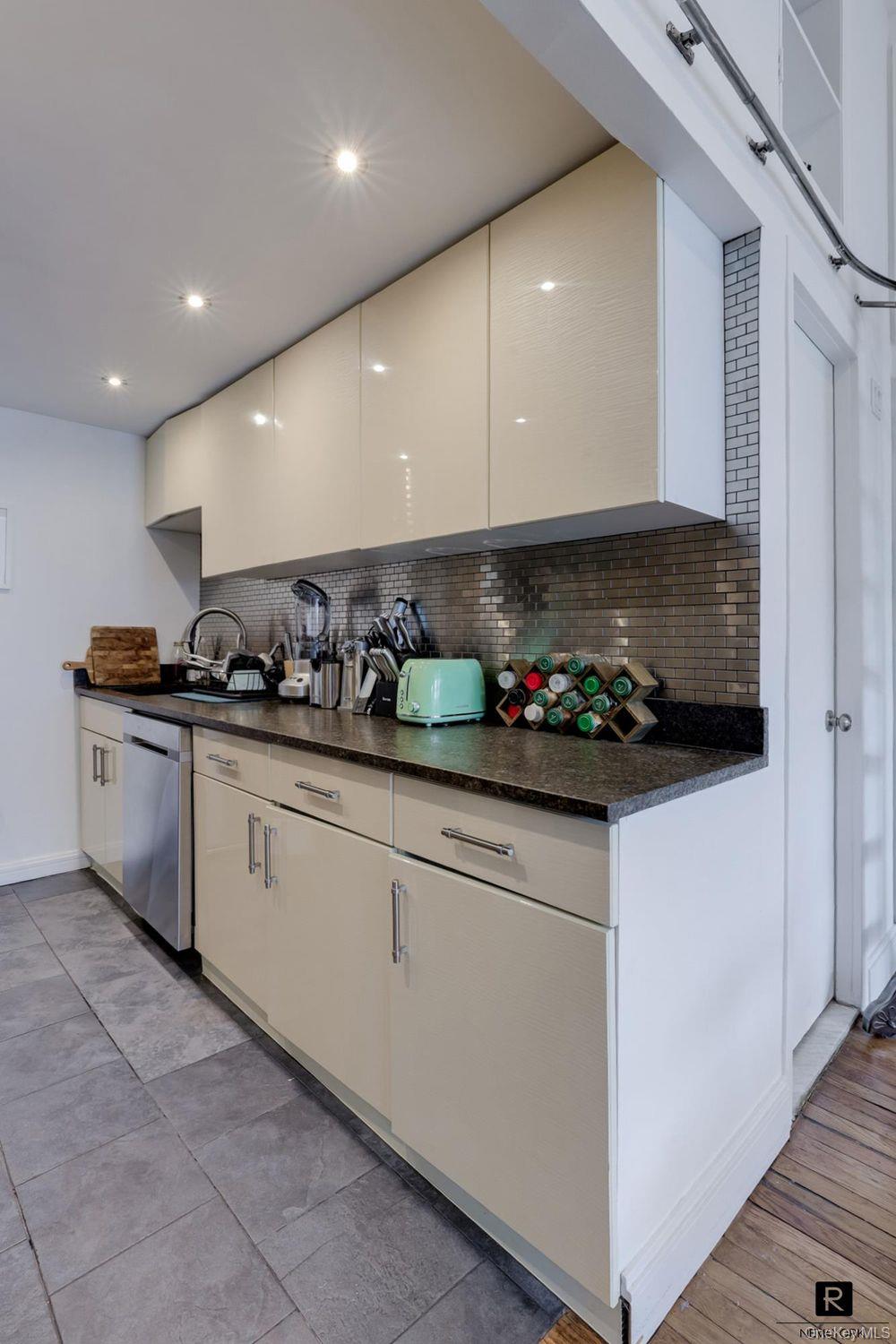 250 Mercer Street Unit B-1108, Manhattan NY 10012