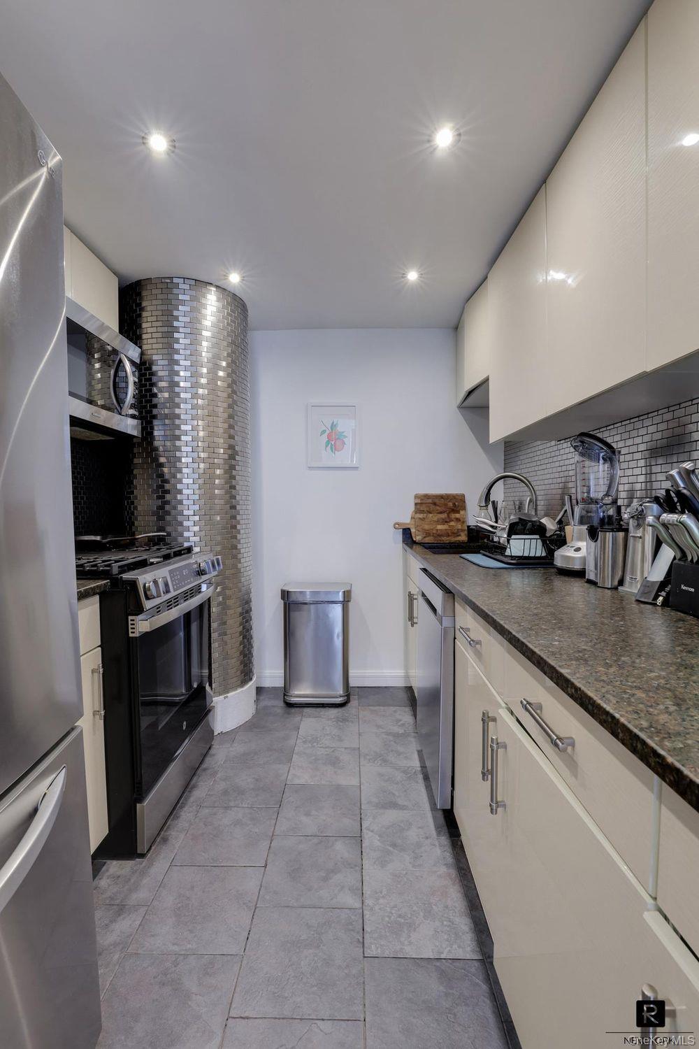 250 Mercer Street Unit B-1108, Manhattan NY 10012