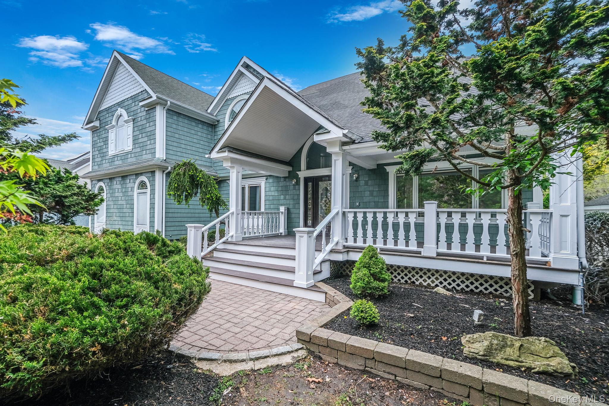 6 Robert Court, Center Moriches NY 11934