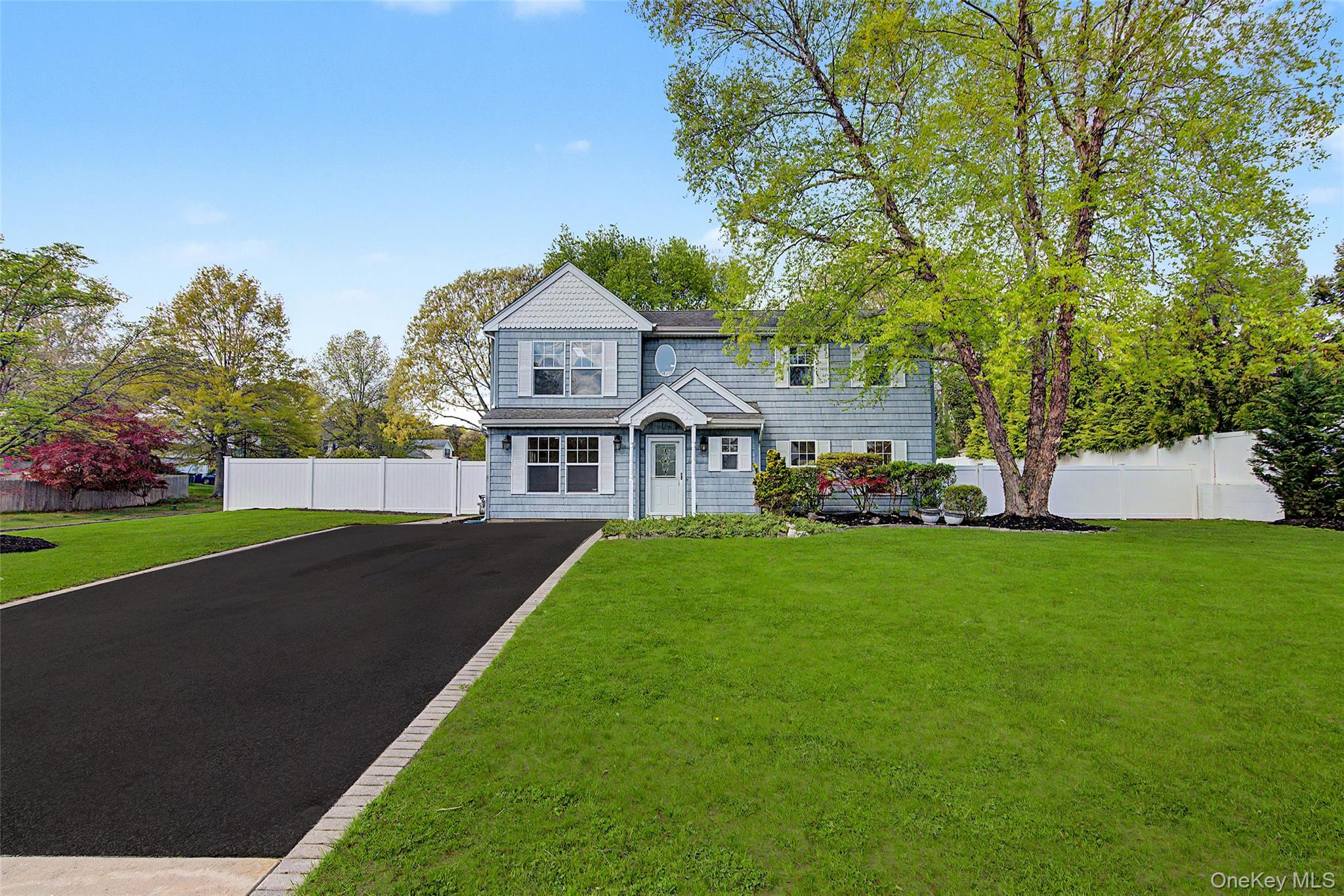 6 Lyons Lane, Coram NY 11727
