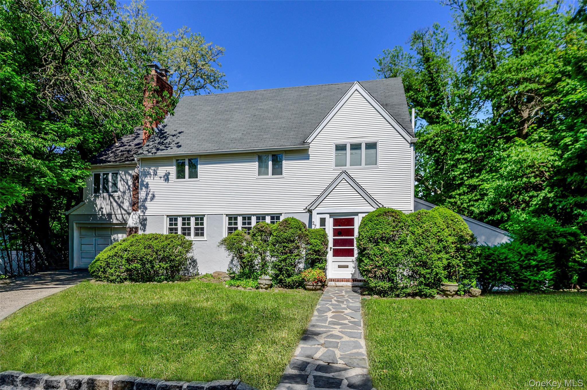 27 Ridge Drive E, Great Neck NY 11021