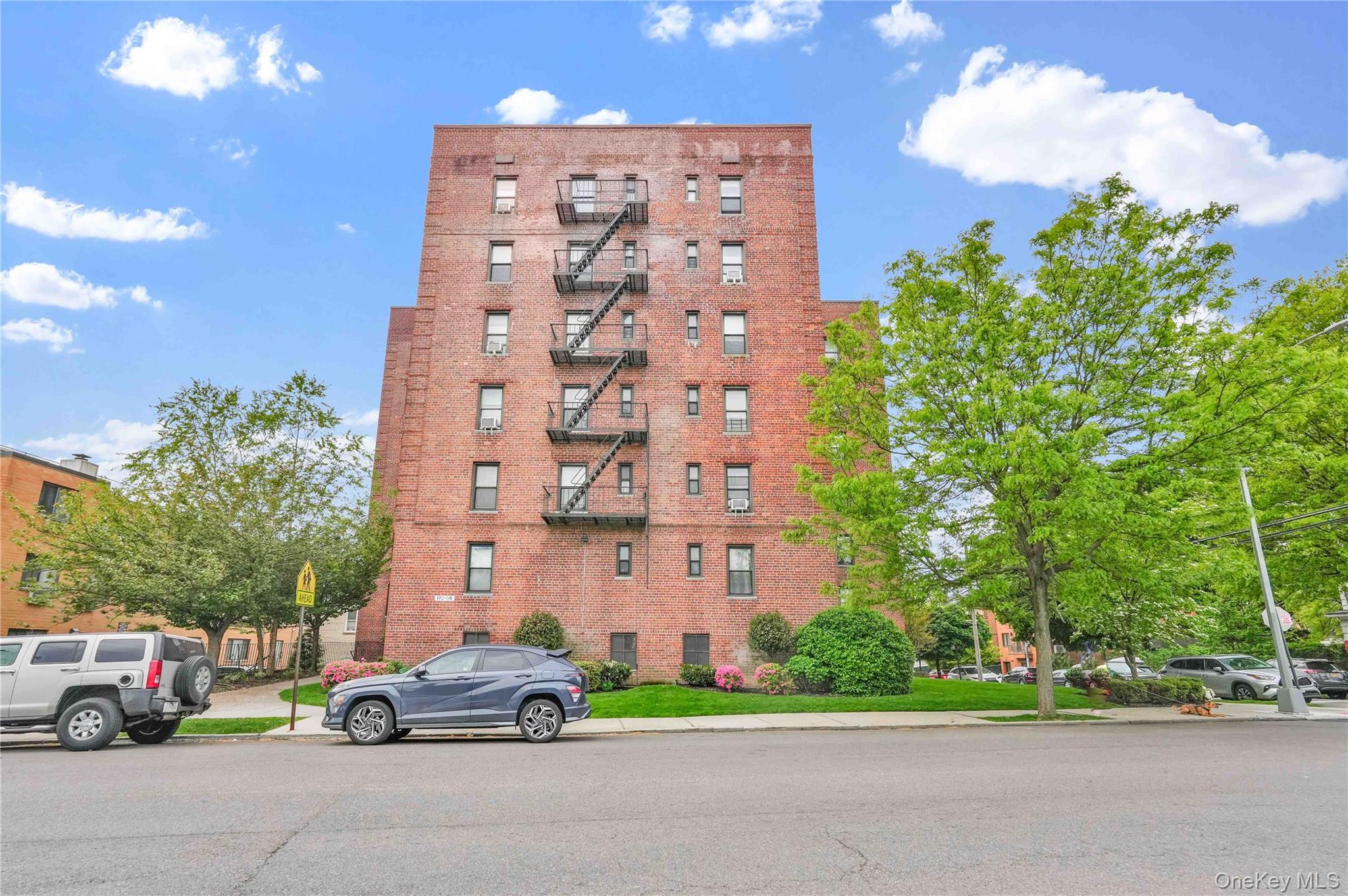 170-06 Crocheron Avenue Unit 2E, Flushing NY 11358