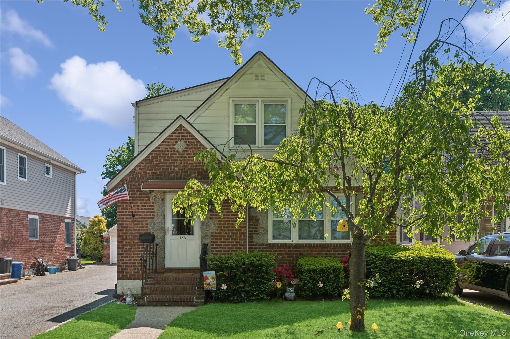 163 Beech Street, Floral Park NY 11001